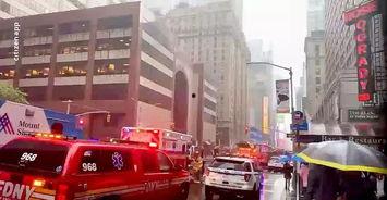 美国大楼被飞机撞视频,美国大楼遭飞机撞击的惊心动魄瞬间