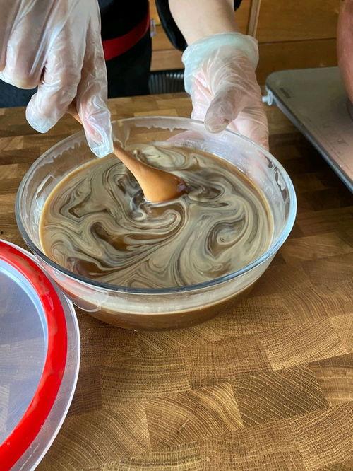 阿胶制作视频,揭秘阿胶制作工艺全过程